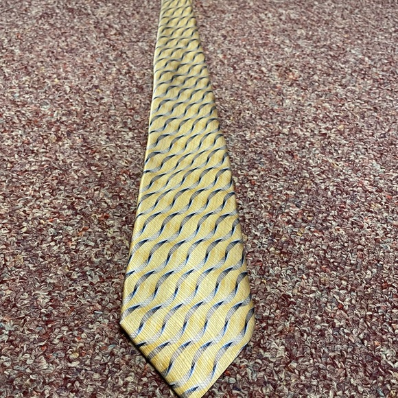 Yellow and Navy Puritan Tie - Picture 2 of 2